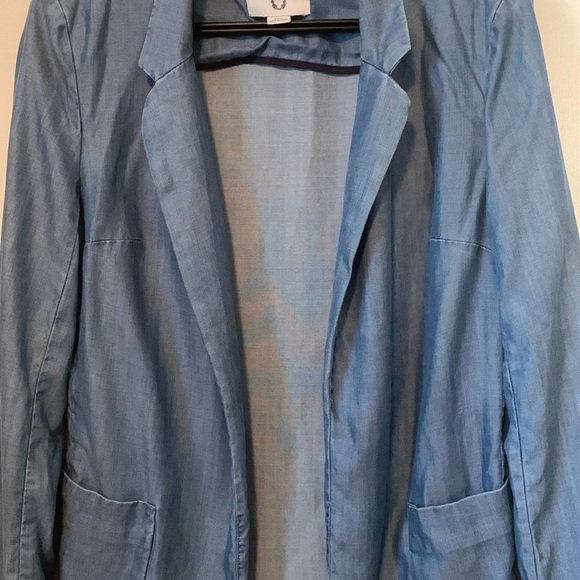 Aritzia Talula Tencel Lyocell/Cotton Open Denim Blazer Size 2 Fits Bigger - Picture 2 of 8